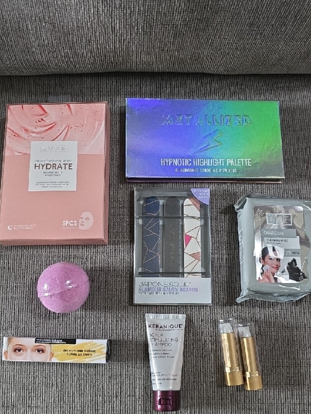 Beauty Bundle With A Variety Of Items And Brands, 9 Total, To Treat Yourself. - Picture 2 of 14